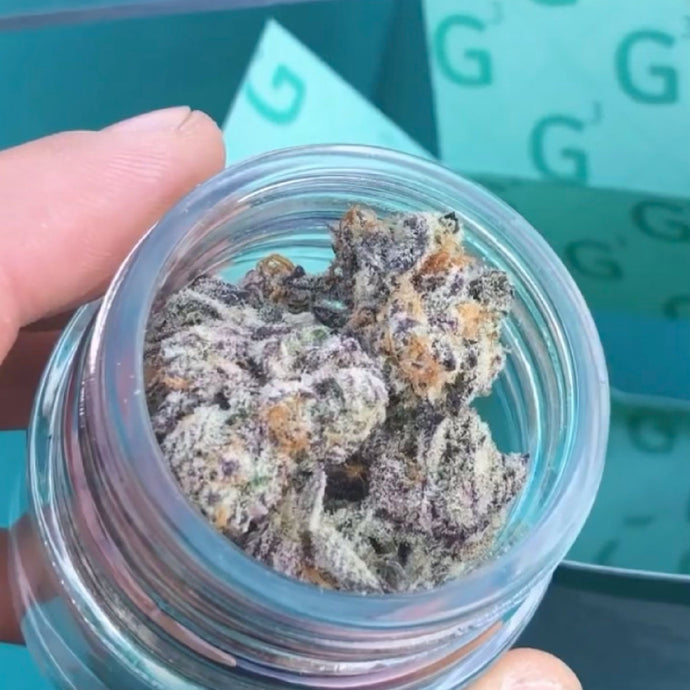 The Benefits Of Using Glass Jars For Cannabis Packaging