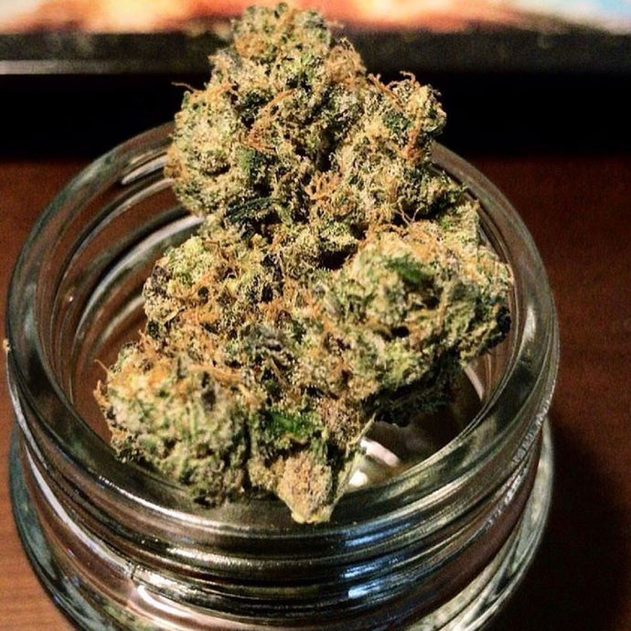 Should You Be Using Clear Or Black Jars To Package Cannabis Flower